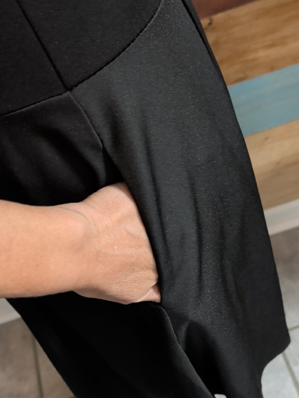Off-the-Shoulder Black High-Low Dress with Defined Waist - Picture 3 of 4
